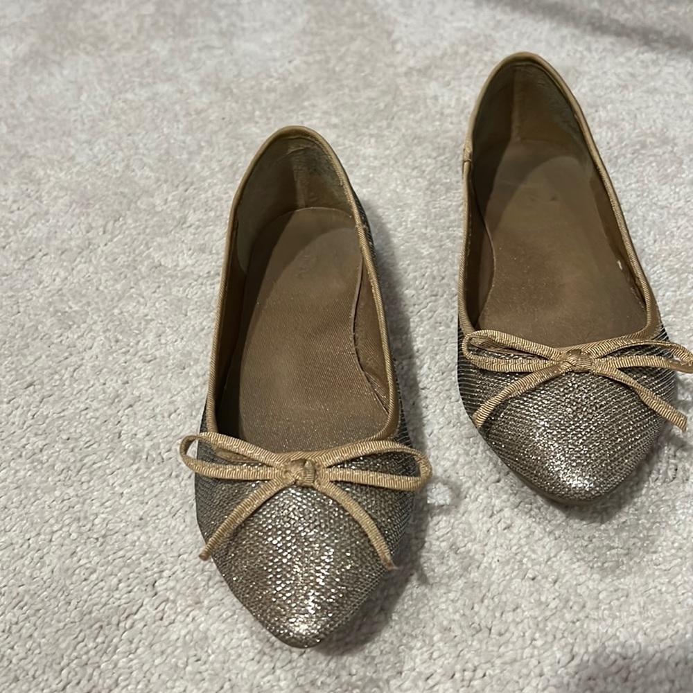 Good glittery flats